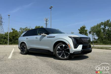 Cadillac Escalade IQ 2025, de profil