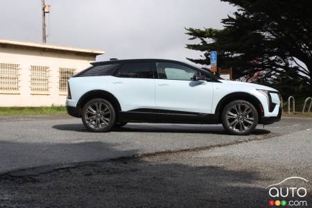 Cadillac Optiq 2025, de profil