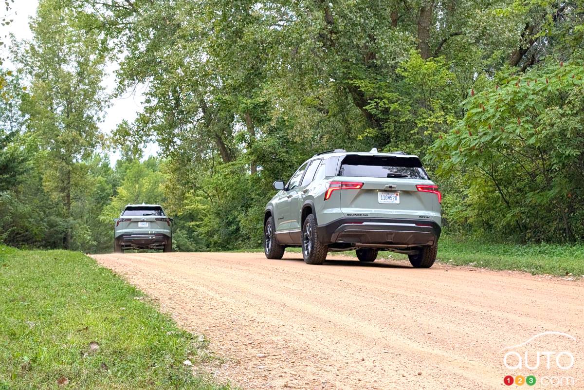 2025 Chevrolet Equinox Activ, on the dirt road