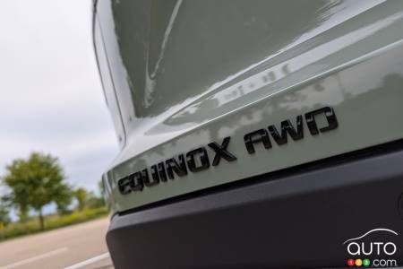 2025 Chevrolet Equinox Activ, badging