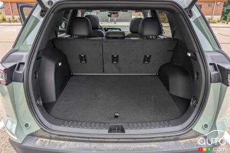 2025 Chevrolet Equinox Activ, cargo area