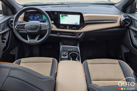 2025 Chevrolet Equinox Activ, interior