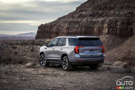 2025 GMC Yukon AT4 Ultimate, three-quarters rear