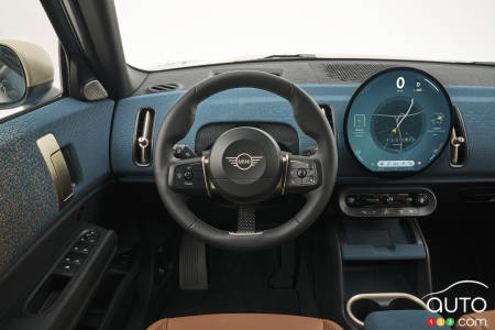 2025 Mini Countryman SE, steering wheel, multimedia screen