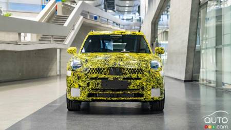 Mini Countryman EV front