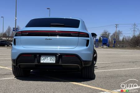 Porsche Macan Turbo électrique 2025, arrière