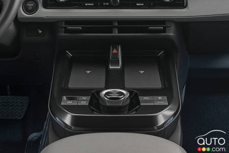 2026 Toyota C-HR+, lower central console