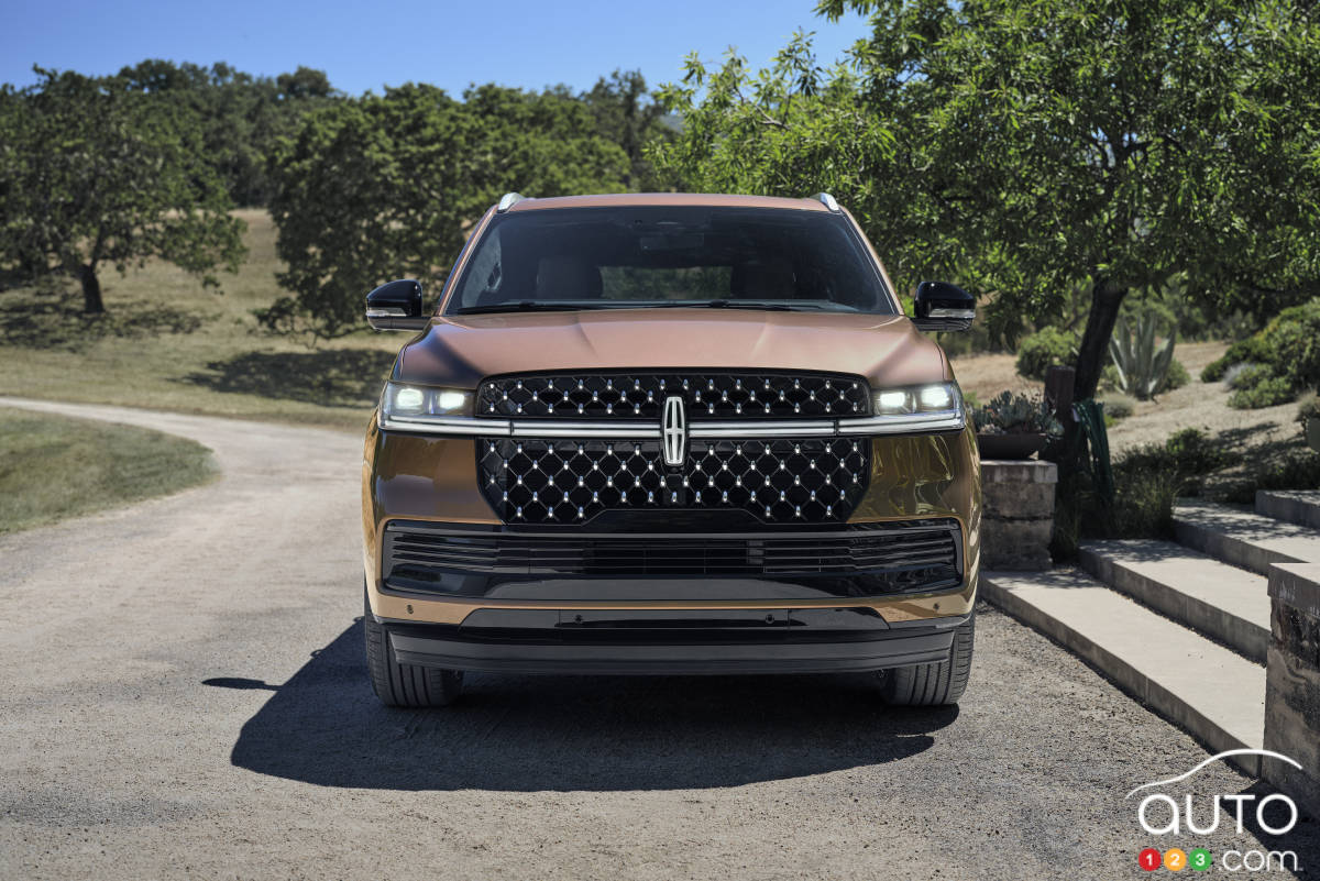 Lincoln Navigator 2025, avant