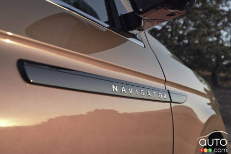 2025 Lincoln Navigator, badging