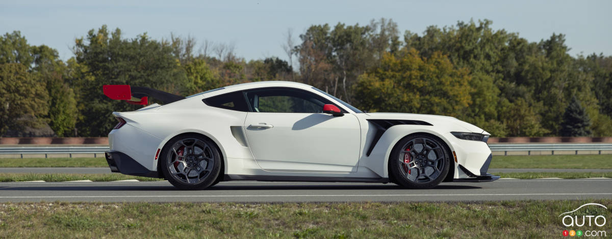 La Ford Mustang GTD Spirit of America 2025, de profil