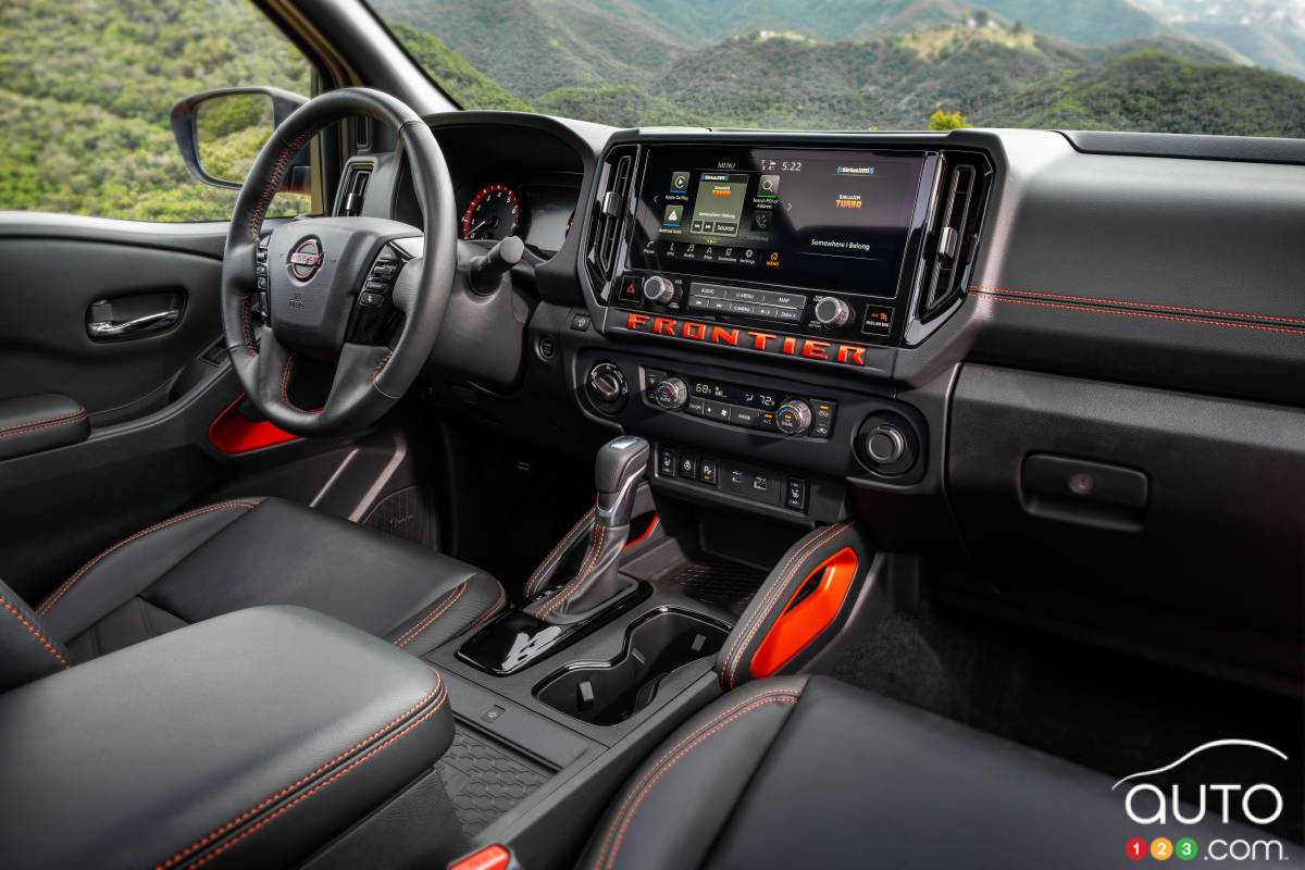 Nissan Frontier 2025, intérieur