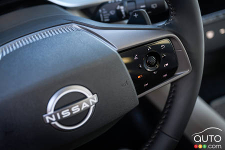 Nissan steering wheel logo
