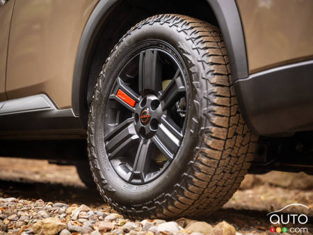 2025 Nissan Rogue Rock Creek, wheel