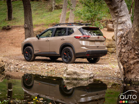 2025 Nissan Rogue Rock Creek, three-quarters rear