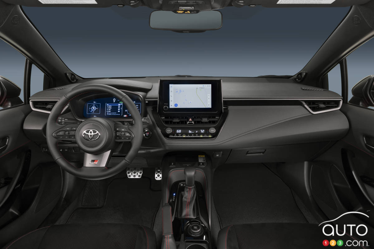 Toyota GR Corolla 2025, intérieur