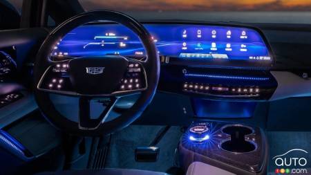 Cadillac Optiq 2025, tableau de bord illuminé