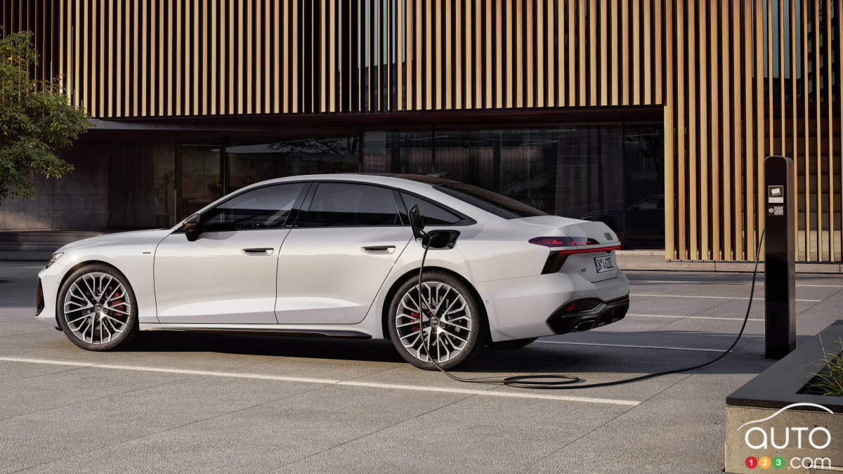 Audi A6 2026 PHEV, de profil
