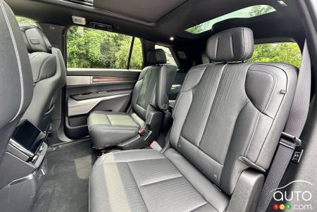 2026 Cadillac Vistiq Sport, seating