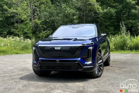 2026 Cadillac Vistiq Sport, front