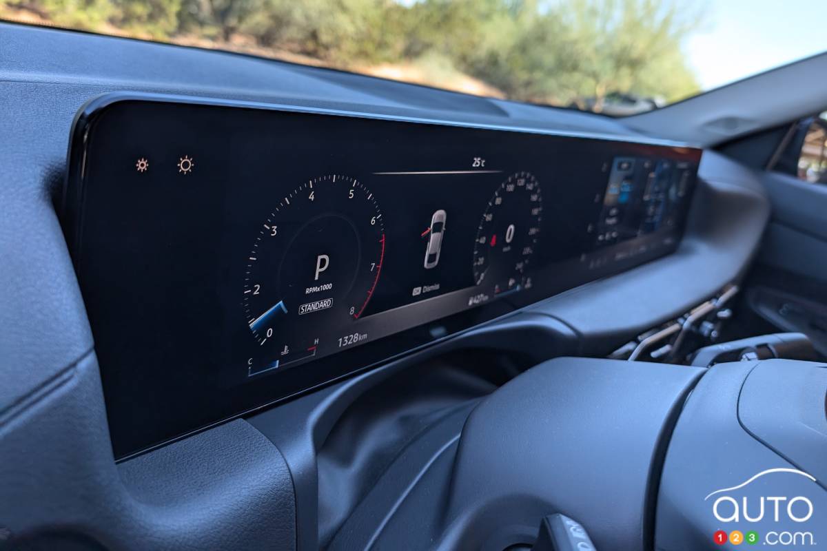 Nissan Sentra 2026, écran double
