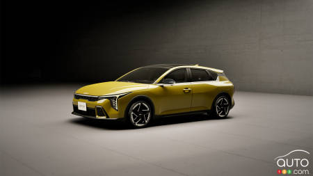 2026 Kia K4 Hatchback, three-quarters front
