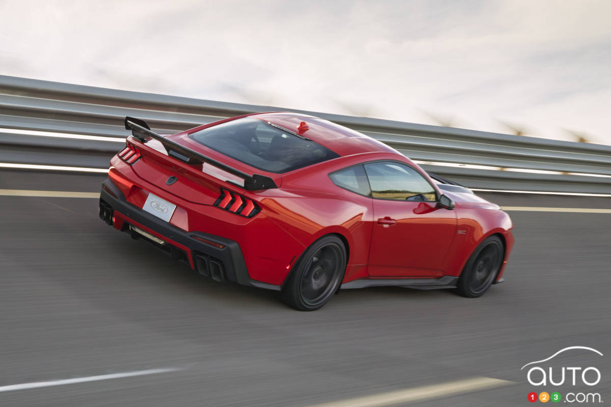 La Ford Mustang Dark Horse SC 2026