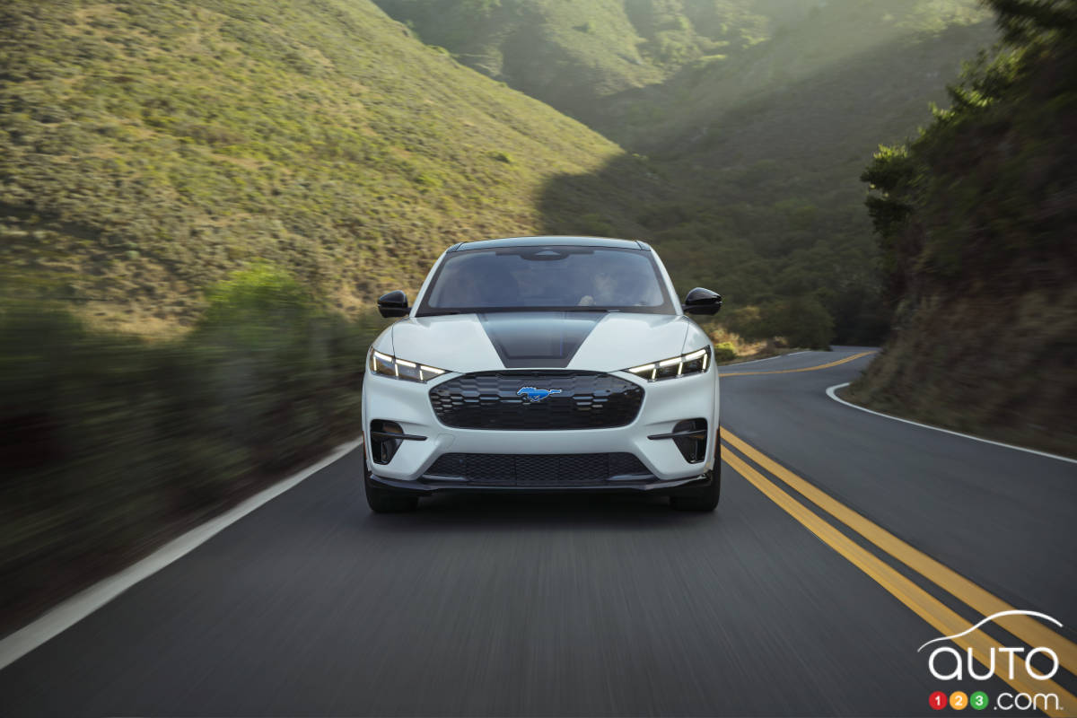 Ford Mustang Mach-E California Special 2026. avant