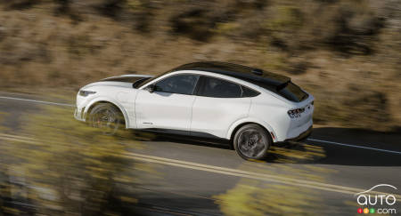 Ford Mustang Mach-E California Special 2026, de profil