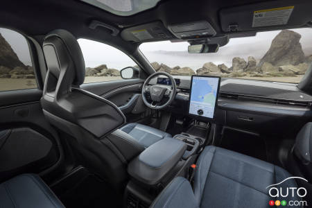 Ford Mustang Mach-E California Special 2026, intérieur