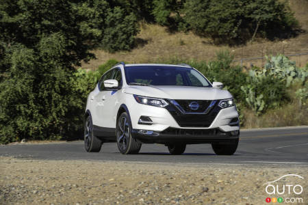 2020 Nissan Qashqai, on the road