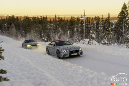 2022 Mercedes-AMG SL Class, testing on the snow