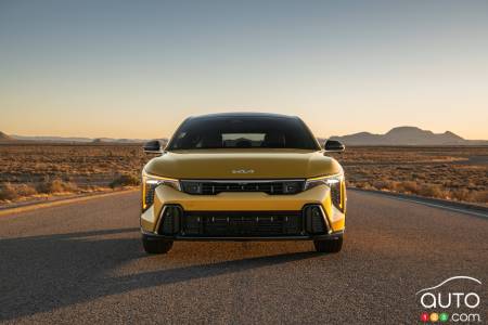 2026 Kia K4 Hatchback, front