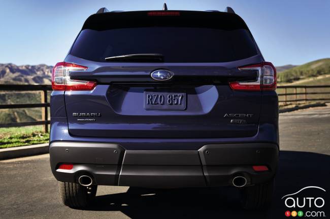 2023 Subaru Ascent, rear