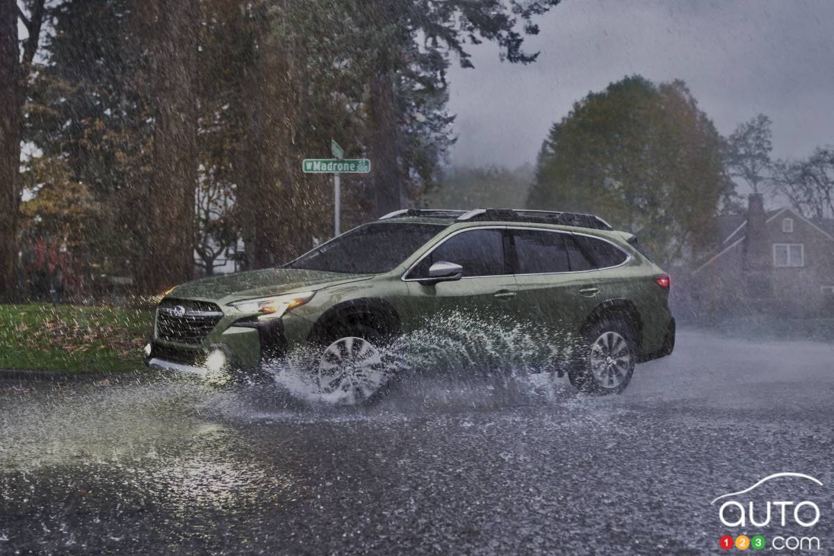 Subaru Outback 2023, dans la pluie