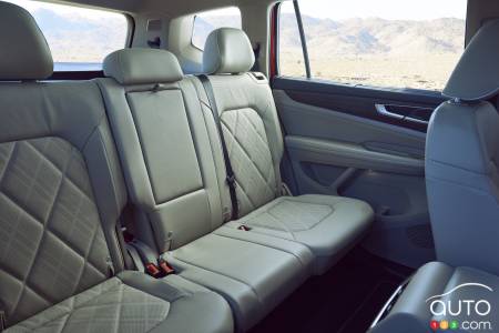 2024/25 Volkswagen Atlas, second-row seating