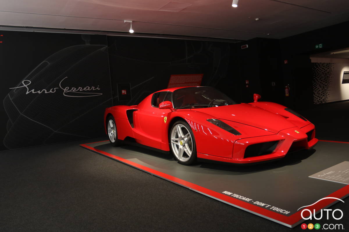 La Ferrari Enzo (2002).