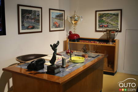 Une réplique du bureau d’Enzo Ferrari.