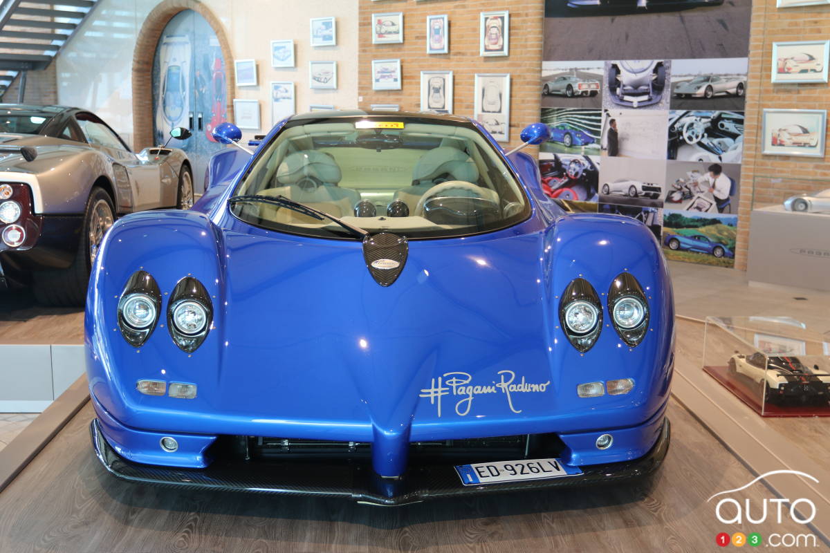 La Pagani Zonda S 7.3 (2003).