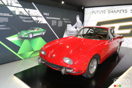 La première Lamborghini jamais produite, la 350 GT (1964).