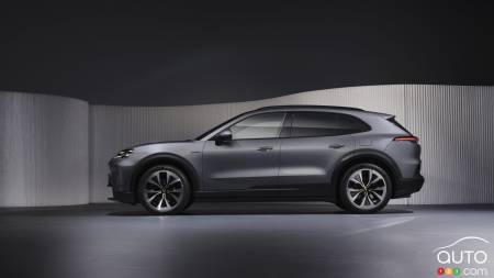 Porsche Cayenne électrique 2026, de profil