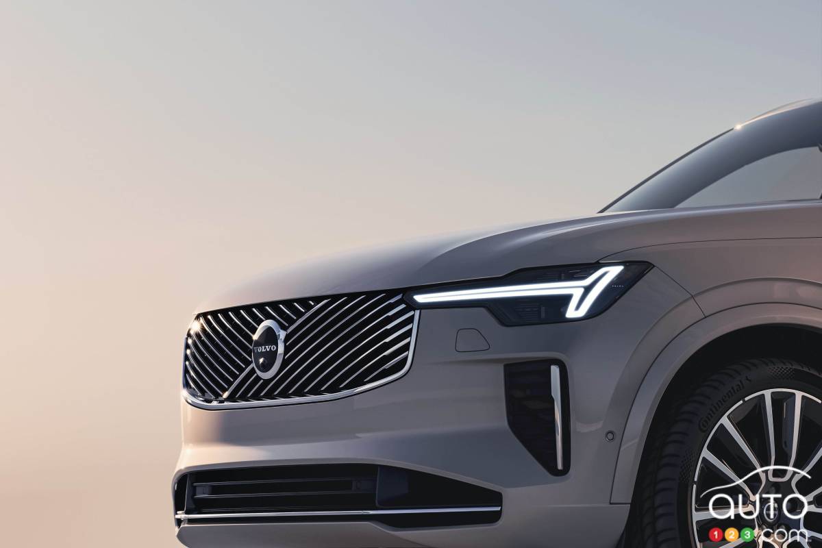 2025 Volvo XC90, front grille