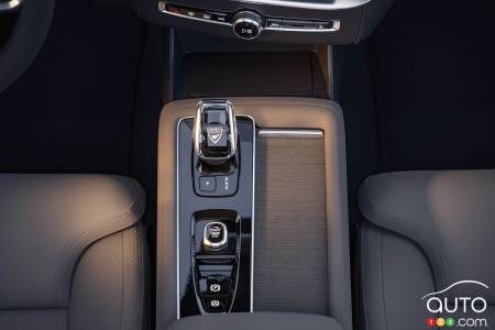 Volvo XC90 2025, console centrale