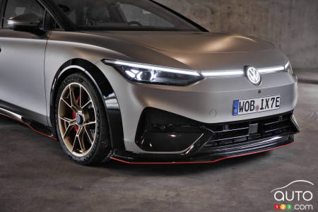 The Volkswagen ID.X Performance concept, front end