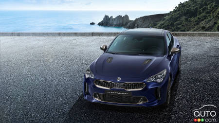 2021 Kia Stinger, front