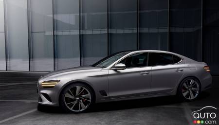 2022 Genesis G70, side view