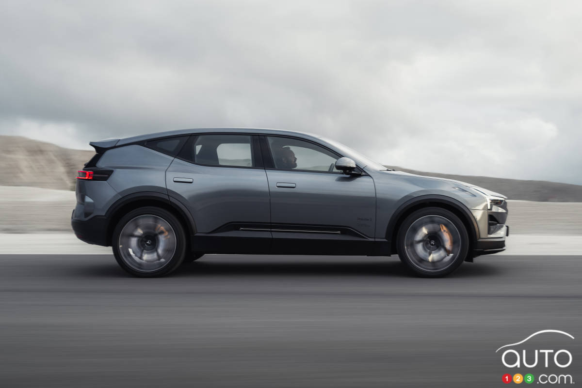Polestar 3 2026, de profil