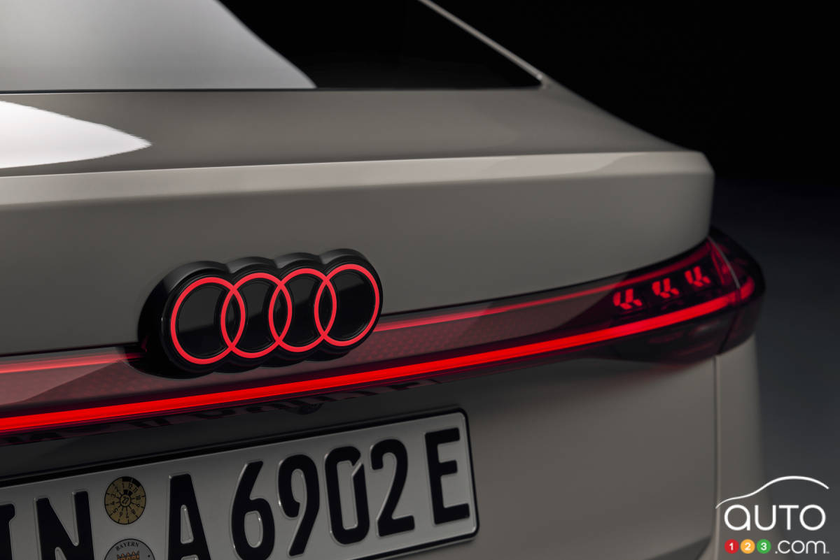 Audi A6 e-tron 2025, logo Audi