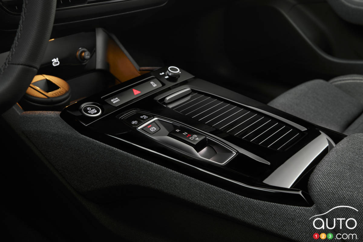 Audi A6 e-tron 2025, bas de console centrale