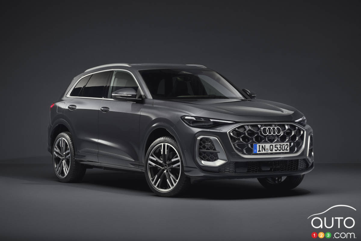 2025 Audi Q5, three-quarters front