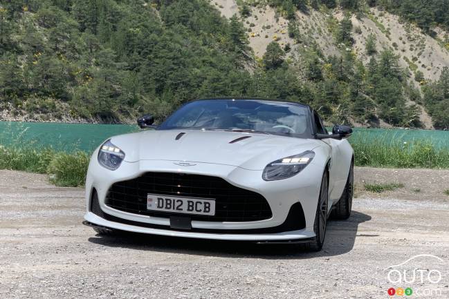 Interior design of the 2024 Aston Martin DB12